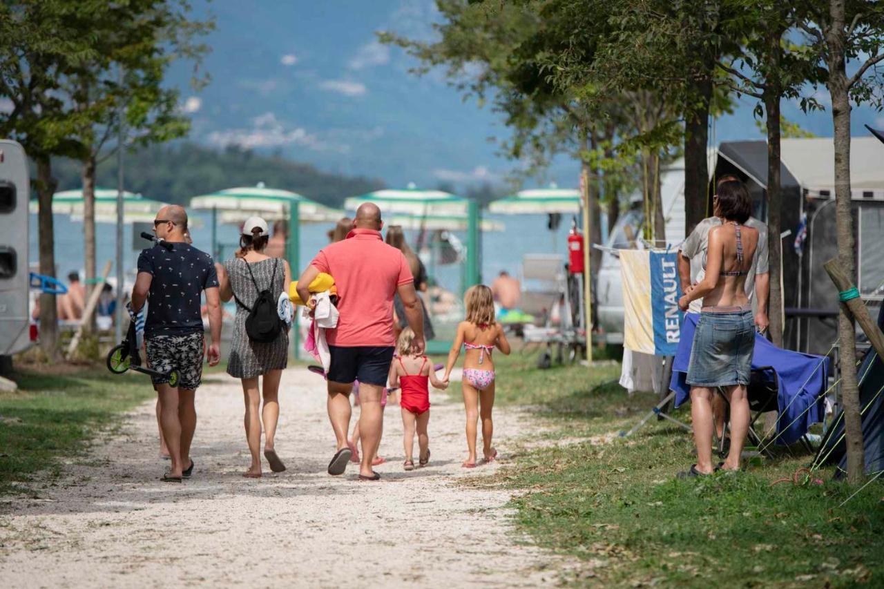 Mobilehomes In Pieve Vecchia - Norditalienische Seen 22044 Манерба-дель-Гарда Экстерьер фото